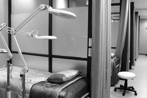 cropped-derma-one-clinic-3.jpg